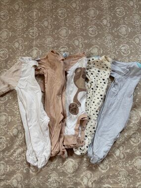 Gerber and Baby Gear Gender Neutral  Sleepsuits - 5 Pack, 0 - 3 months